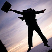 Happy suitcase_Square